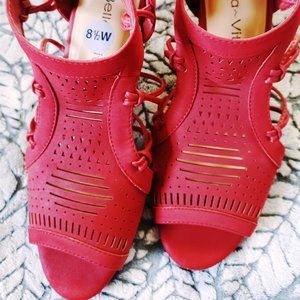 NWT Bella Vita Women Caged Sandals - Size 8.5 W